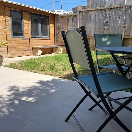 La Maison D'eugenie, Jardin Et Parking Dom wakacyjny Niort
