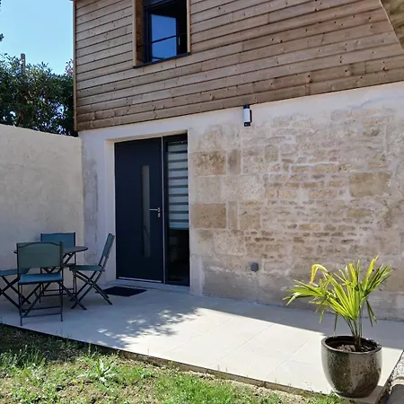 La Maison D'eugenie, Jardin Et Parking Dom wakacyjny Niort